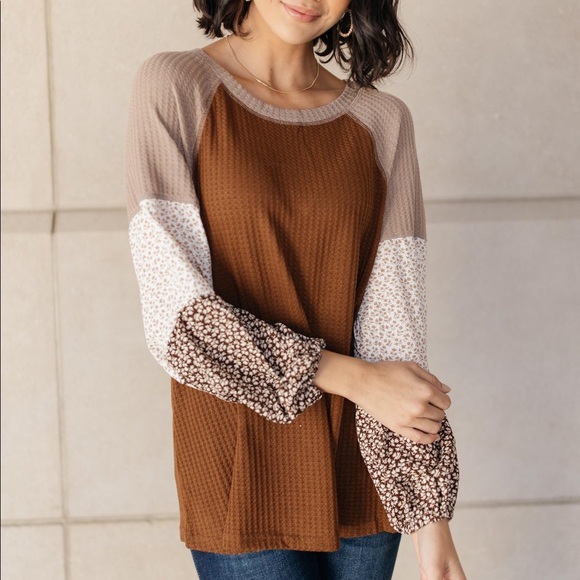 Dash of Pink Tops - Autumn Mini Floral Balloon Sleeve Waffle Knit Top